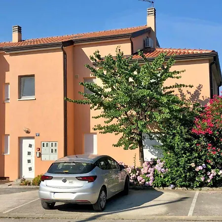 Frank's Place Apartment Porec